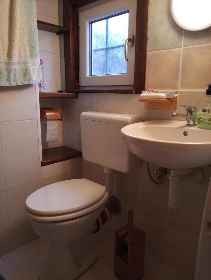 Apartments Pomjan Pogled Na Gore Bagian luar foto