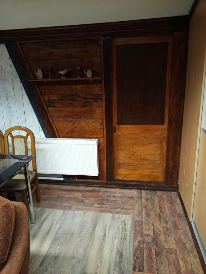 Apartments Pomjan Pogled Na Gore Bagian luar foto