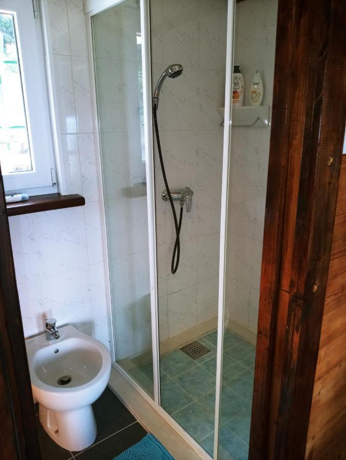 Apartments Pomjan Pogled Na Gore Bagian luar foto